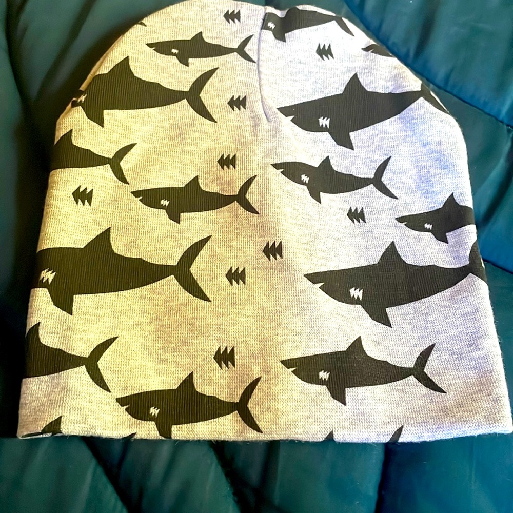 3/$20 NEW! Shark Touque / beanie hat for kids / toddlers!